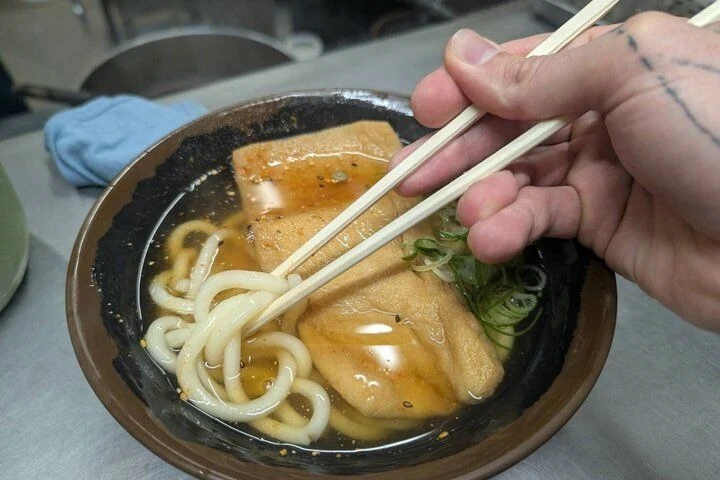 오사카 음식 투어: 5곳 맛집, 15가지 메뉴와 3가지 음료 심층 후기 오사카 음식 투어: 5곳 맛집, 15가지 메뉴와 3가지 음료 심층 후기